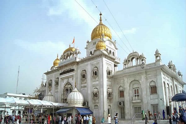 http://www.hindisarkariresult.com/top-10-historic-gurudwara-delhi/