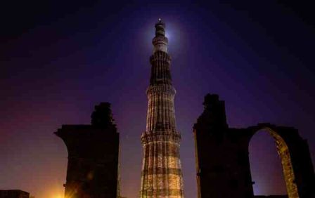 This image has an empty alt attribute; its file name is Qutubminar2-1.png